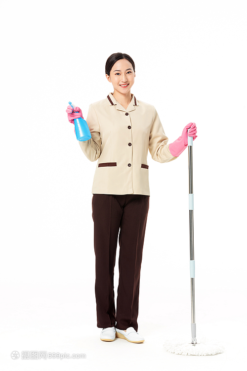 家政服务中的女性清洁玻璃 专业与温情并存